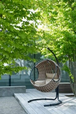 Fauteuil Suspendu Avec Coussin Métal Beige Pona -Mobilier De Jardin fauteuil suspendu avec coussin metal beige pona 5400924216306 1336051